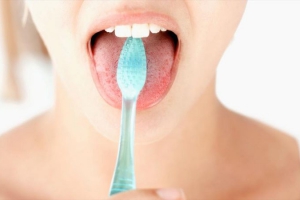 Đừng quên chải lưỡi khi vệ sinh răng miệng nếu không muốn mắc bệnh nguy hiểm sau